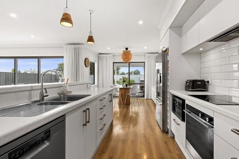 Photo of property in 25 Rakaia Way, Poraiti, Napier, 4112