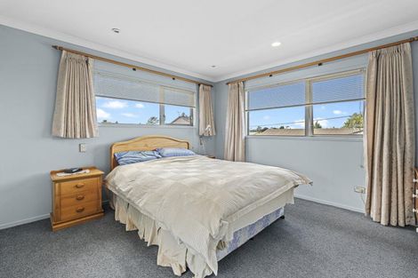Photo of property in 3 Mahoe Street, Strandon, New Plymouth, 4312