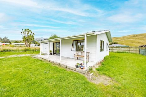 Photo of property in 19 Dundas Street, Porangahau, 4293