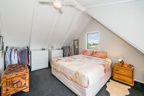 Photo of property in 14 Goldie Place, Waikanae Beach, Waikanae, 5036