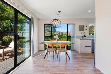 Photo of property in 4 William Bayes Place, Red Beach, 0932