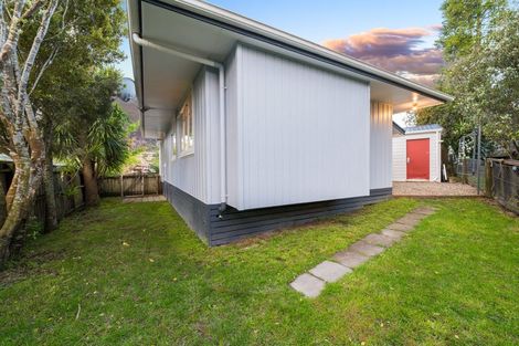 Photo of property in 3/99a View Road, Sunnyvale, Auckland, 0612