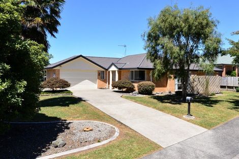 Photo of property in 2 Rochester Place, Nawton, Hamilton, 3200