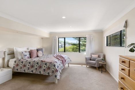 Photo of property in 2 Ridley Green, Churton Park, Wellington, 6037