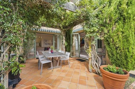 Photo of property in 2/47 Rangitoto Terrace, Milford, Auckland, 0620