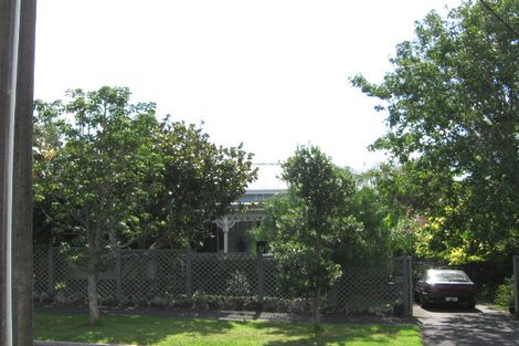 Photo of property in 21 Summer Street, Stanley Point, Auckland, 0624