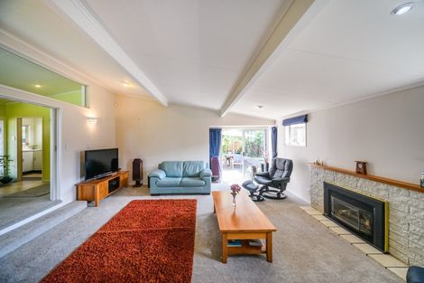 Photo of property in 6 Dunk Place, Milson, Palmerston North, 4414