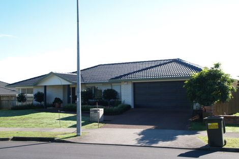 Photo of property in 12 Orohena Close, Northpark, Auckland, 2013