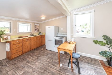 Photo of property in 12 Tregarth Street, Saint Johns Hill, Whanganui, 4501