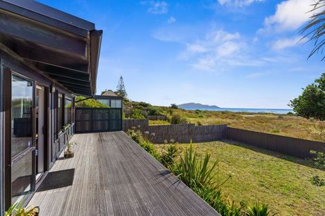 Photo of property in 35 Rodney Avenue, Te Horo Beach, Otaki, 5581