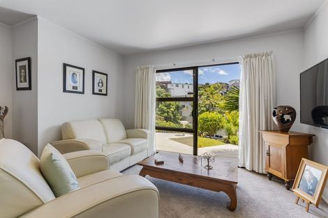 Photo of property in 5 Honeysuckle Lane, Mairangi Bay, Auckland, 0630