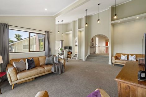 Photo of property in 20 Robin Lane, Browns Bay, Auckland, 0630