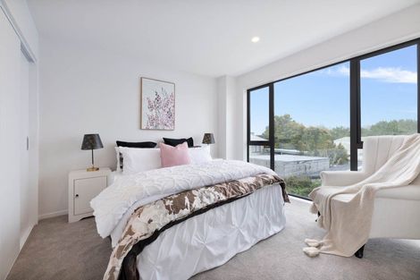 Photo of property in 21c Montgomery Avenue, Belmont, Auckland, 0622