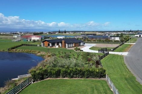 Photo of property in 19 Carex Grove, Foxton Beach, Foxton, 4815