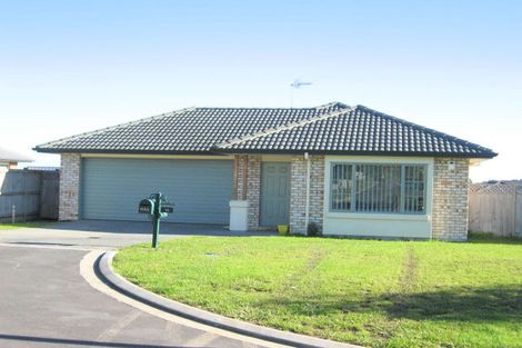 Photo of property in 24 Ashmere Lane, Weymouth, Auckland, 2103