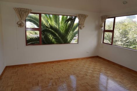 Photo of property in 2/72 Heathcote Road, Castor Bay, Auckland, 0620
