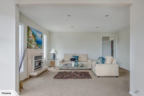 Photo of property in 21 Ludlow Terrace, Totara Vale, Auckland, 0627