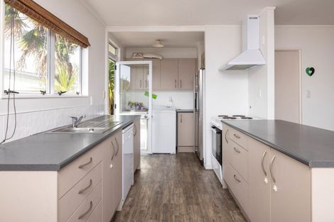 Photo of property in 11b Lyn Grove, Papamoa Beach, Papamoa, 3118