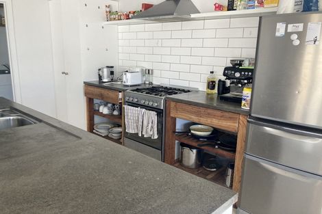 Photo of property in 7 Sauterne Road, Kumeu, 0810