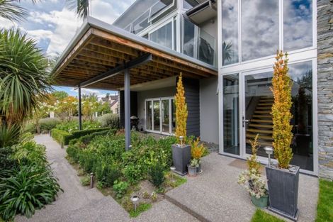 Photo of property in 33 Sargood Drive, Wanaka, 9305