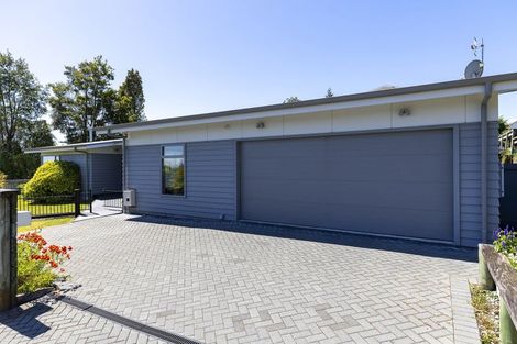 Photo of property in 2/30 Ingle Avenue, Waipahihi, Taupo, 3330