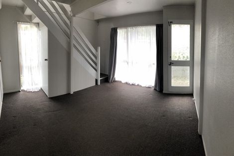 Photo of property in 1/133 Queens Drive, Lyall Bay, Wellington, 6022