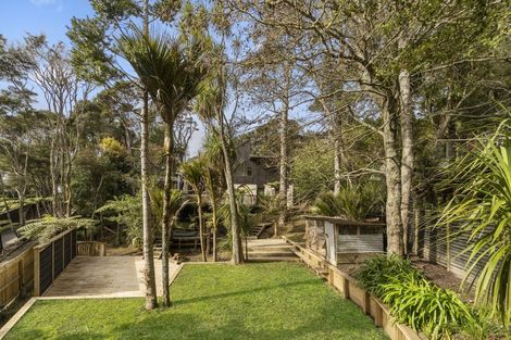 Photo of property in 195 Atkinson Road, Titirangi, Auckland, 0604