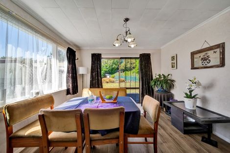 Photo of property in 9 Manawapou Road, Hawera, 4610