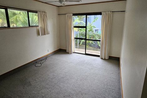 Photo of property in 30 Penning Road, Castor Bay, Auckland, 0620