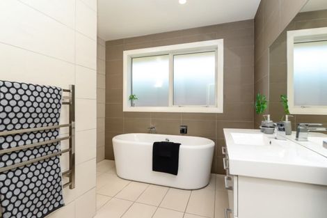 Photo of property in 8 Connor Court, Huntington, Hamilton, 3210