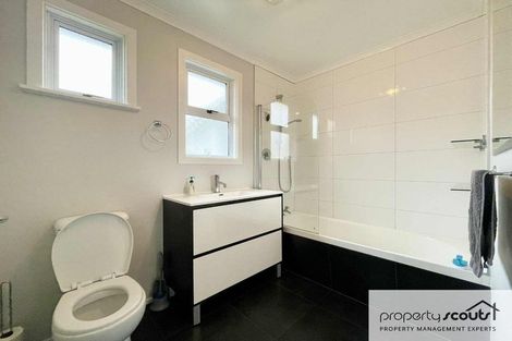 Photo of property in 12 Karaka Street, Merrilands, New Plymouth, 4312