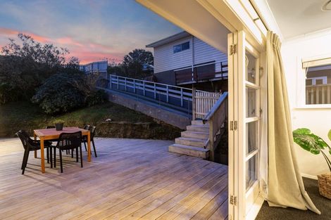 Photo of property in 13 Tainui Terrace, Tawa, Wellington, 5028