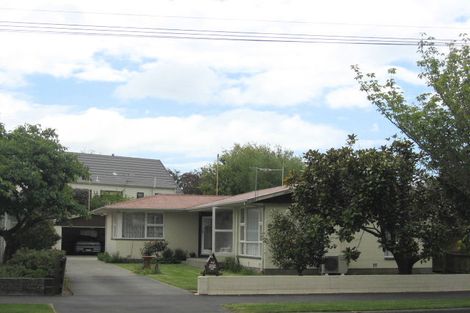 Photo of property in 82 Isleworth Road, Bishopdale, Christchurch, 8053