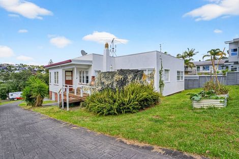 Photo of property in 1/50 Masterton Road, Rothesay Bay, Auckland, 0630