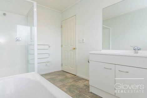 Photo of property in 39 Buscomb Avenue, Henderson, Auckland, 0610