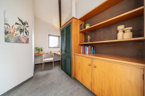 Photo of property in 6 The Track, Plimmerton, Porirua, 5026