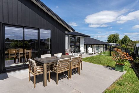 Photo of property in 1 Glenbervie Drive, Glenbervie, 0173