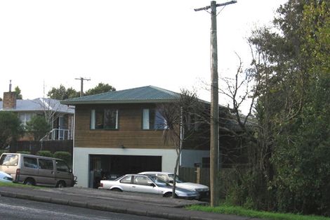 Photo of property in 82a Triangle Road, Massey, Auckland, 0614