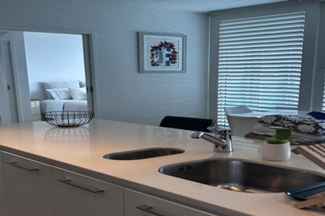 Photo of property in Sentinel Apartments, 402/3 Northcroft Street, Takapuna, Auckland, 0622
