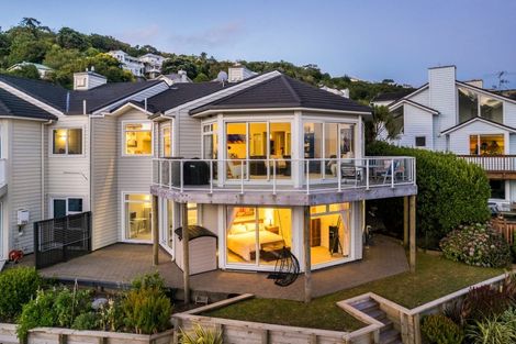 Photo of property in 11 Curnow Way, Kaiwharawhara, Wellington, 6035
