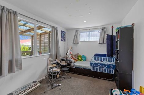Photo of property in 51 Winchester Street, Levin, 5510