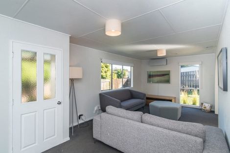 Photo of property in 5 Hookway Grove, Paraparaumu, 5032