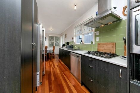 Photo of property in 27 Wharf Road, Te Atatu Peninsula, Auckland, 0610