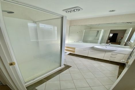 Photo of property in 52 Delmont Close, East Tamaki Heights, Auckland, 2016