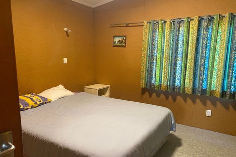 Photo of property in 31 Makahika Road, Levin, 5571