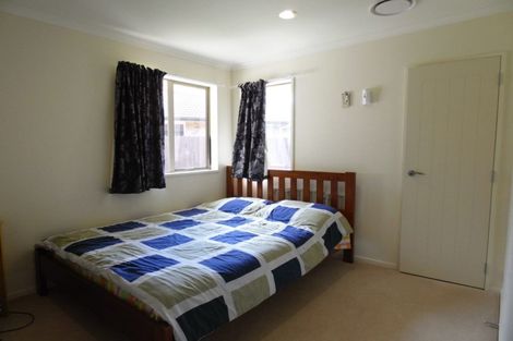 Photo of property in 60 South Kensington Way, Henderson, Auckland, 0612
