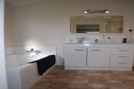 Photo of property in 142 Waitaha Road, Welcome Bay, Tauranga, 3112