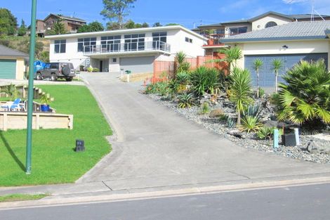 Photo of property in 21 Roberta Crescent, Orewa, 0931