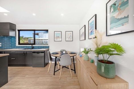 Photo of property in 5 Beach Crescent, Waikuku Beach, 7473