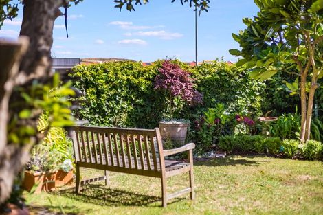 Photo of property in 138 Mana Esplanade, Paremata, Porirua, 5026